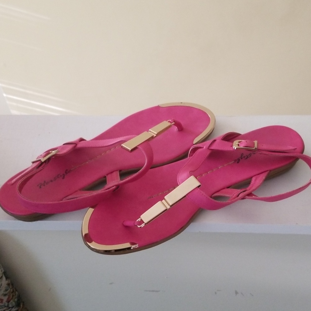 Open to sandals - Picture 4 of 4